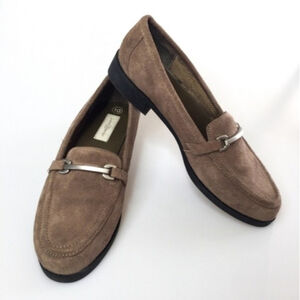 Jaclyn Smith Vintage-Inspired Horsebit Ornament Brown Suede Loafers Sz 10
